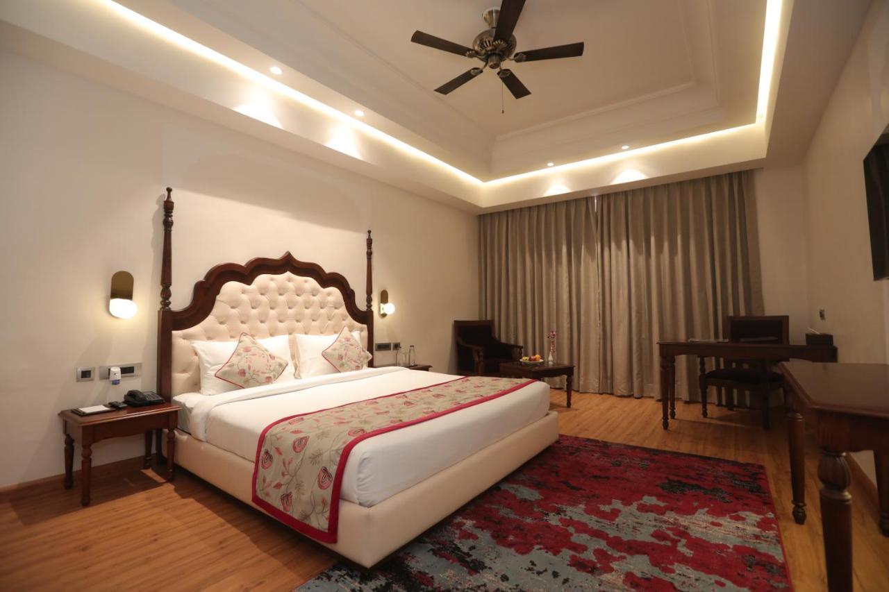 Regenta Central City Vilas Palace Амбала Екстер'єр фото