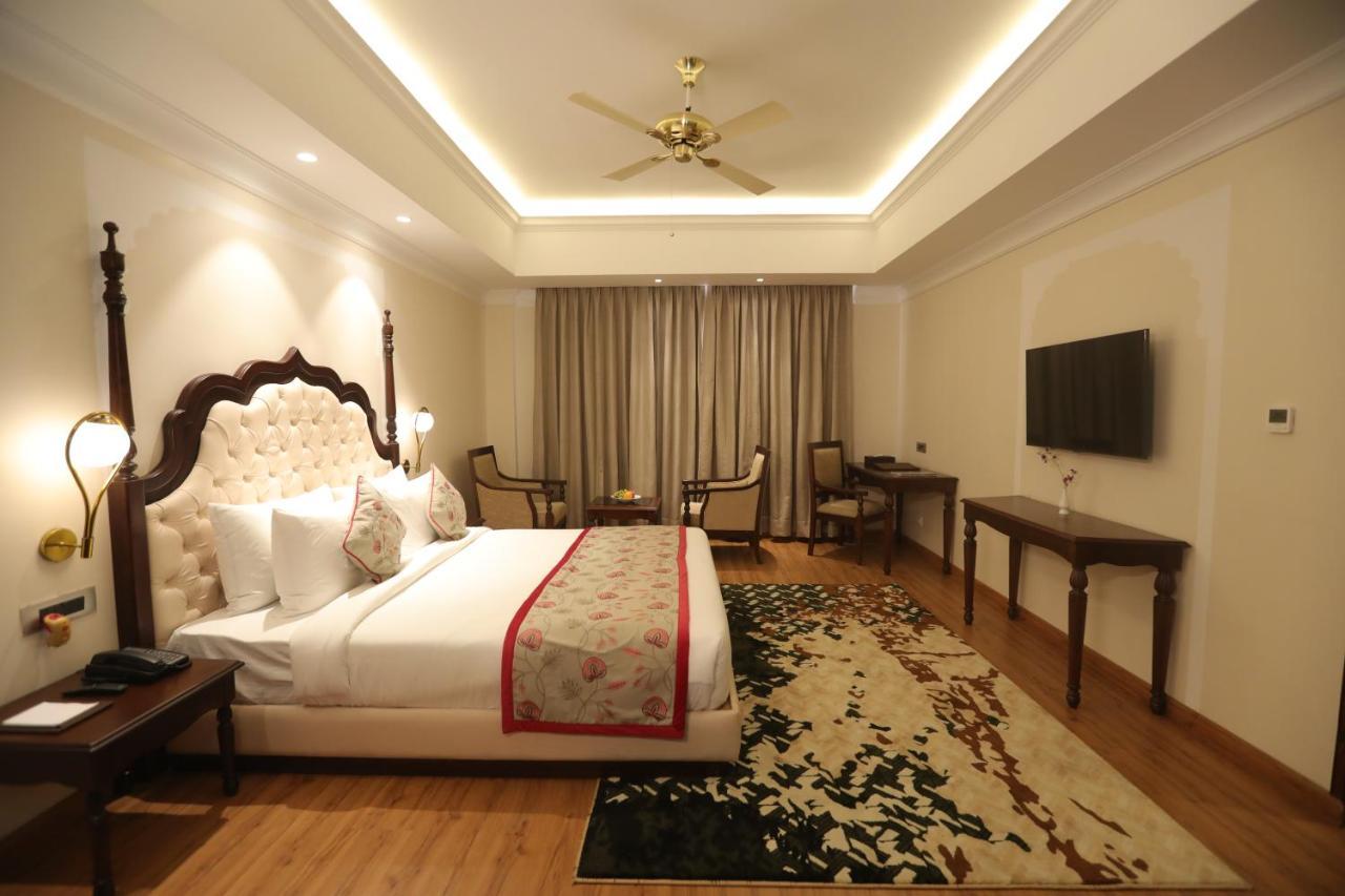 Regenta Central City Vilas Palace Амбала Екстер'єр фото